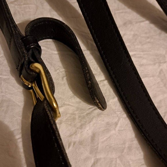 Vintage Coach. Luxurious Black Leather Backpack with Textured Finish - Picture 6 of 9